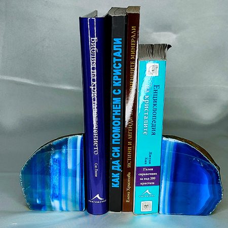 Ахатова Поставка за книги и CD